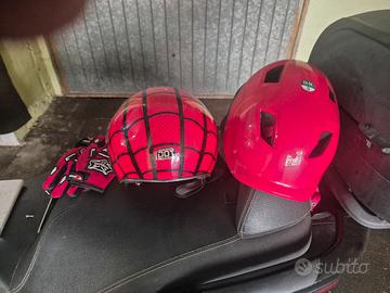 casco e guantini moto Spider man per bimbo5 anni.