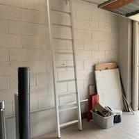 Scala scorrevole da parete