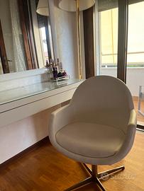 Sedia bianca in pelle