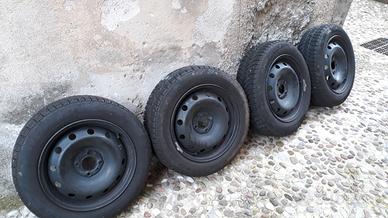 Pneumatici Pirelli Invernali 175/65 R15 cerchi