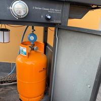 Barbecue Campingaz a GPL con bombola inclusa.