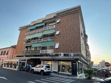 Appartamento di 120 m² con 5 locali e box auto a C