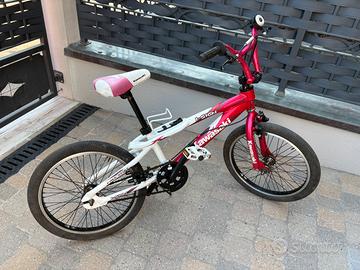 BICI BMX PRONTA ALL USO MANUBRIO GIRA DI  360•