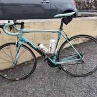 Bici da corsa Bianchi modello impulso