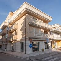 BILOCALE MODERNO in centro 100mt dal mare