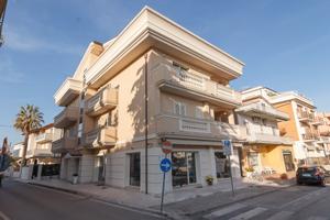 BILOCALE MODERNO in centro 100mt dal mare