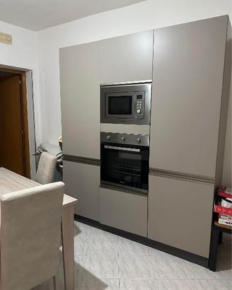 Cucina praticamente nuova