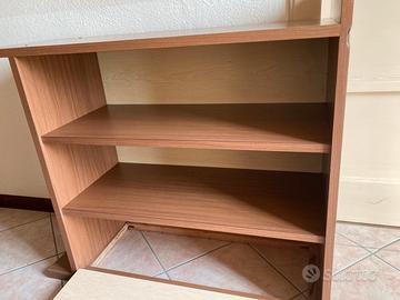 Mobiletto in legno multiuso