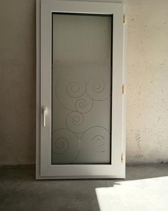 Finestra in PVC 143cm x 69cm