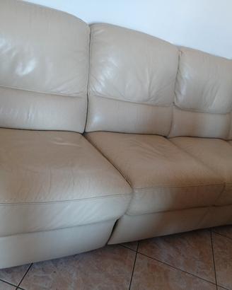 Divano in pelle quattro posti 