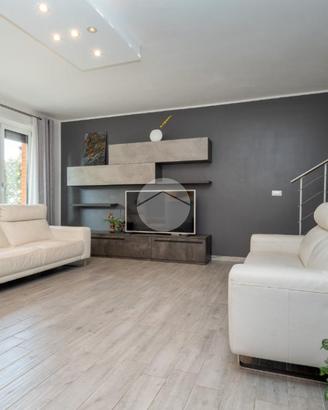 VILLA A SCHIERA A MONCALIERI
