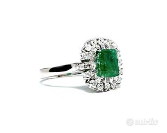 Anello Smeraldo e Diamanti 0.91ct