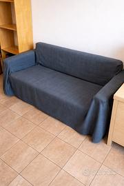 Divanetto 2 posti compatto perfetto per monolocale