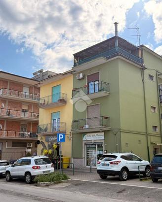 3 LOCALI A APRILIA