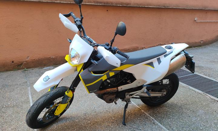 Husqvarna 701 Supermoto - 2022