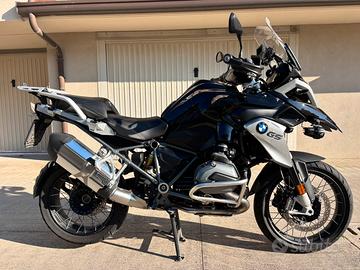Gs 1200 lc triple black