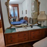 Cassettone vintage con specchiera dorata anni '50