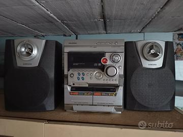 Stereo Samsung con casse