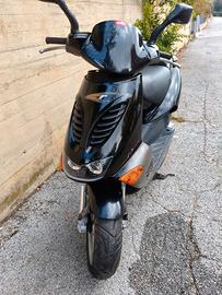 Aprilia SR