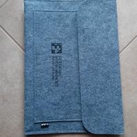 custodia per PC in feltro