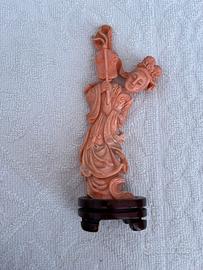 Statuetta cinese in corallo rosa