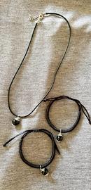Set bracciali e collana con su coccu