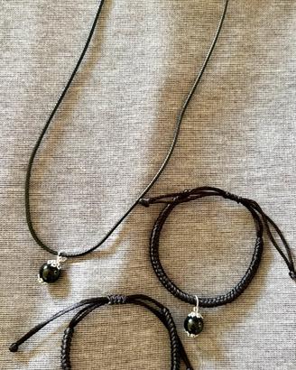 Set bracciali e collana con su coccu