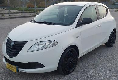 UNICO PROPRIETARIO - LANCIA YPSILON - POCHI KM