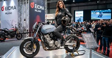 Honda Hornet cafe racer 