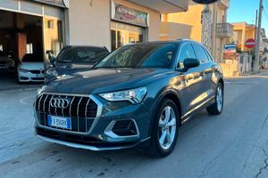 Audi Q3 35 TDI S tronic Business Advanced con fari