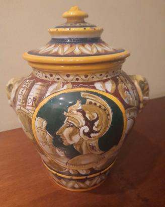 Vaso in ceramica smaltata con coperchio