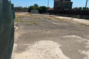 Piazzale uso deposito uscita autostrada