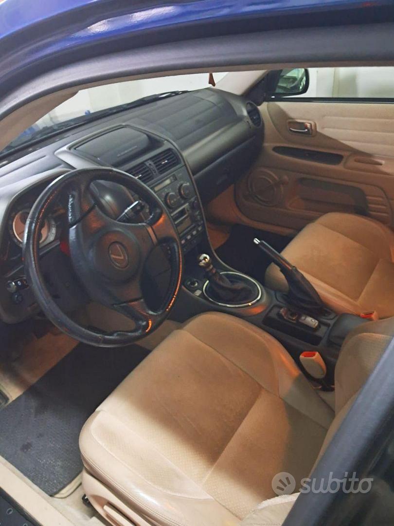 Lexus Is 2001 photo 3