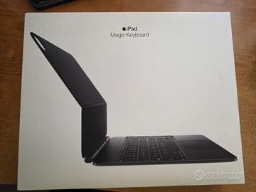 Magic Keyboard per iPad Pro 13" (M5) - Nero