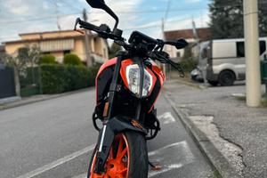 KTM DUKE 390