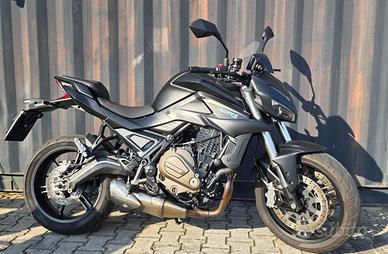 QJ MOTOR SRK 700