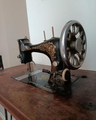 Macchina da cucire d'epoca SINGER SPHINX
