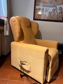 Poltrona alzapersona elettrica
