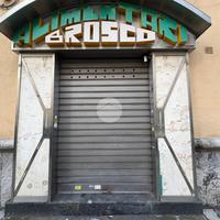 NEGOZIO A NAPOLI