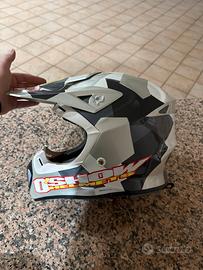 casco motocross oshow in fibra di carbonio
