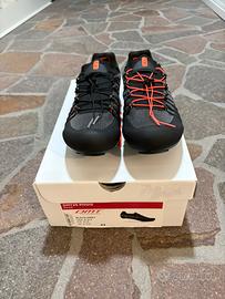 Scarpe DMT KRSL Pogi's 2025 nero/grigio