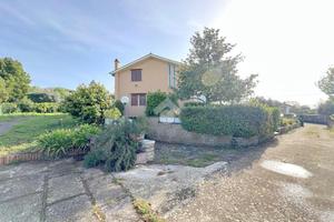 PORZIONE DI BIFAMILIARE A VELLETRI