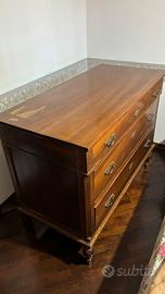 Antico comò a cassetti in legno di fine ‘800