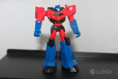 BumbleBee e Optimus prime statuette soprese Kinder