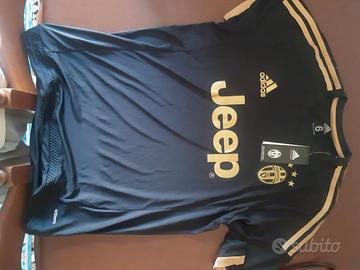 Vestiario misto Juve nuovi ancora con etichetta