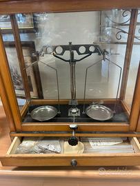 Bilancia vintage da farmacia