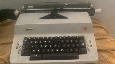 Macchina da scrivere olympia