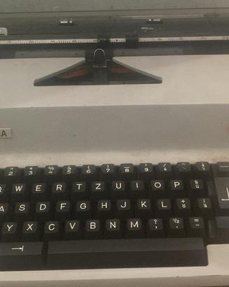 Macchina da scrivere olympia