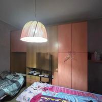 Cameretta con letto e scrivania