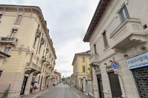 Ampio trilocale a Monza con posto auto e terrazzo